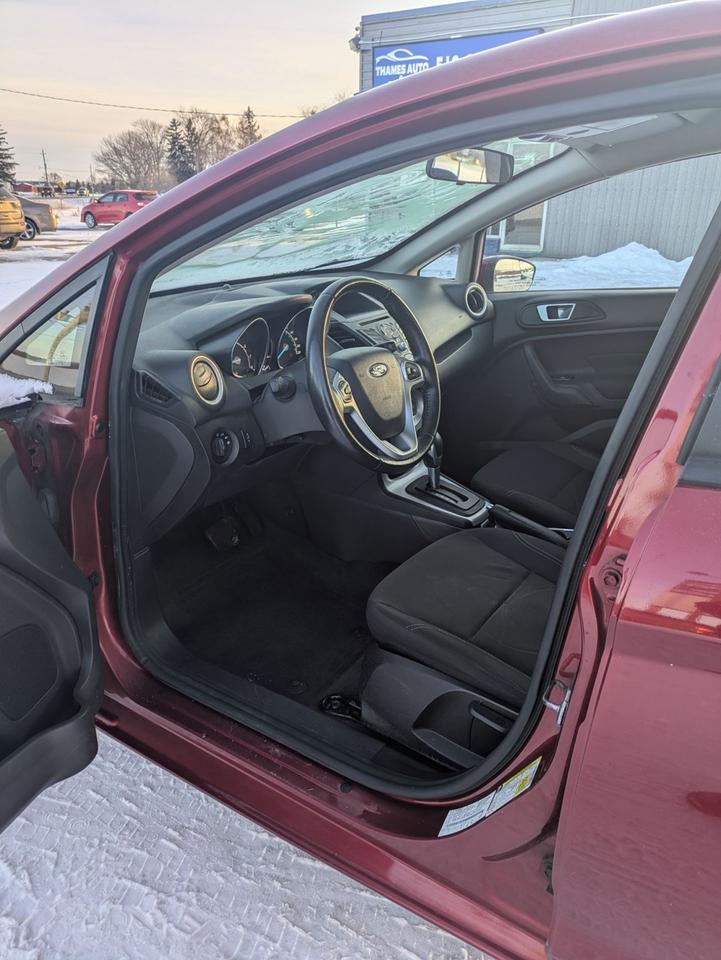 2015 Ford Fiesta 5dr HB SE Photo