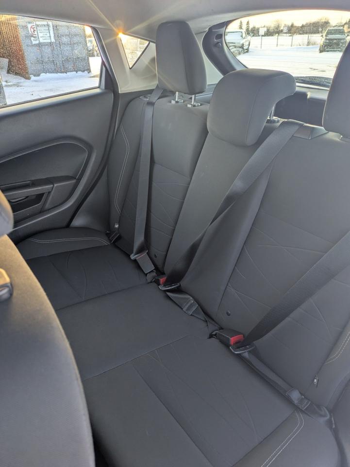 2015 Ford Fiesta 5dr HB SE Photo