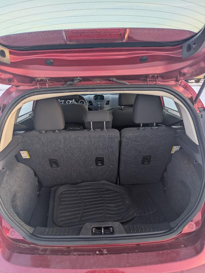 2015 Ford Fiesta 5dr HB SE Photo