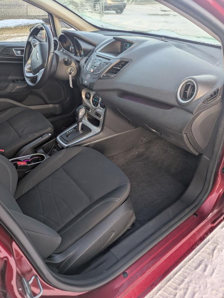 2015 Ford Fiesta 5dr HB SE Photo