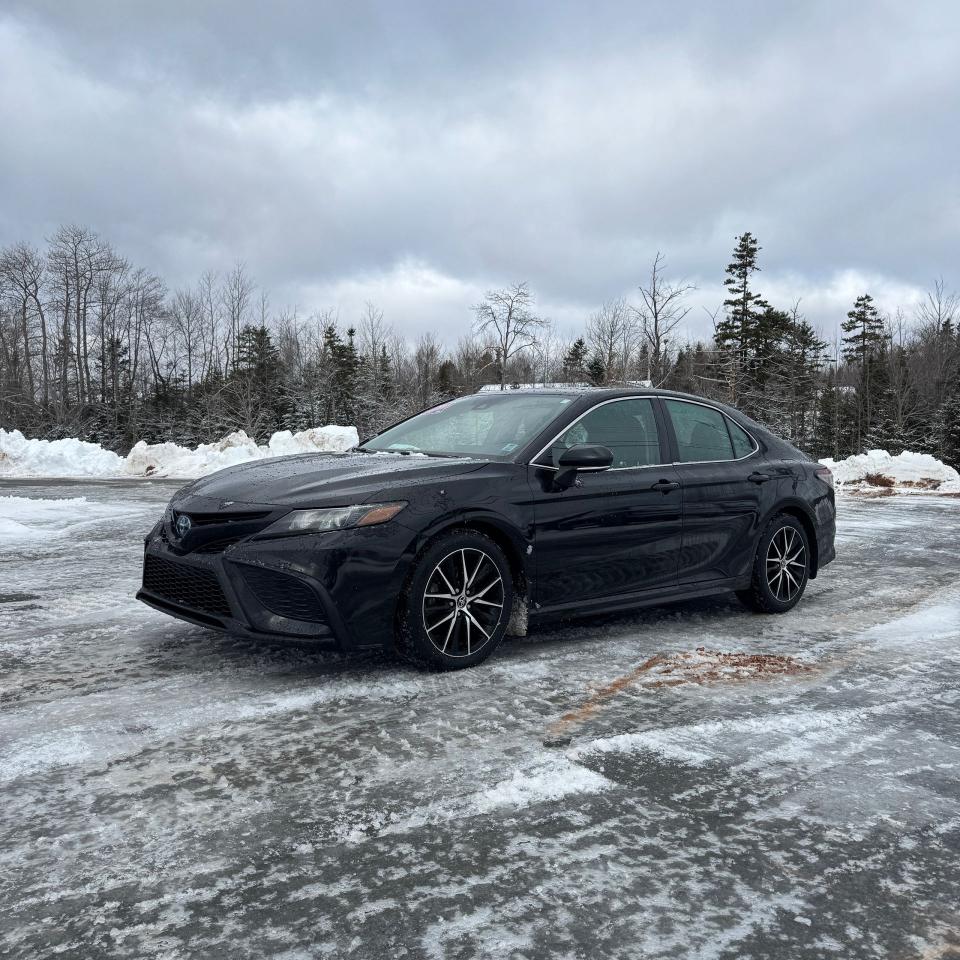 2024 Toyota Camry HYBRID LE