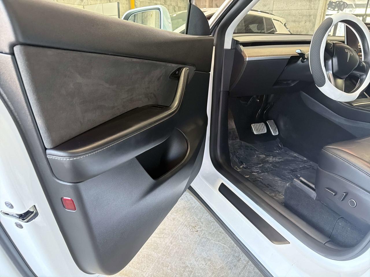 2022 Tesla Model Y LONG RANGE Photo