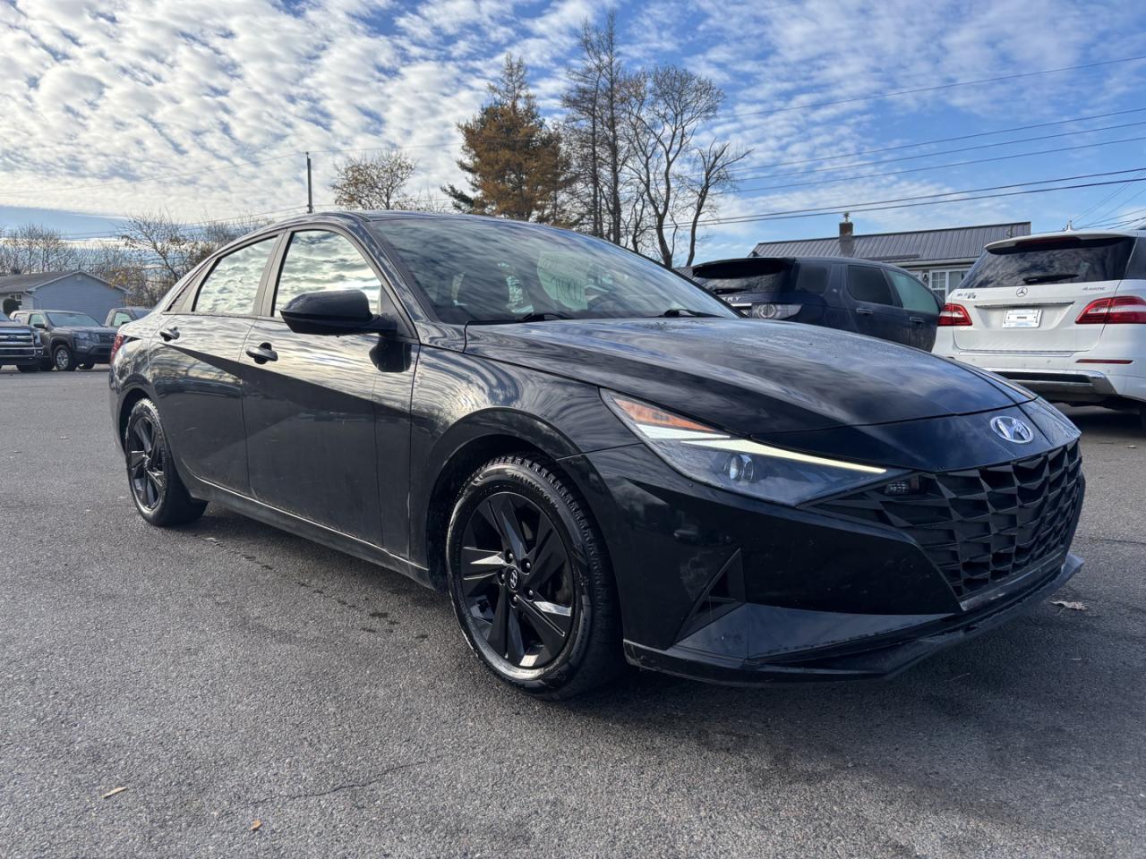 Used 2021 Hyundai Elantra PREFFERED / APPLE CARPLAY & ANDROID AUTO / PUSH BUTTON START & REVERSE CAMERA / ALLOY WHEELS & FOG LIGHTS for sale in Truro, NS