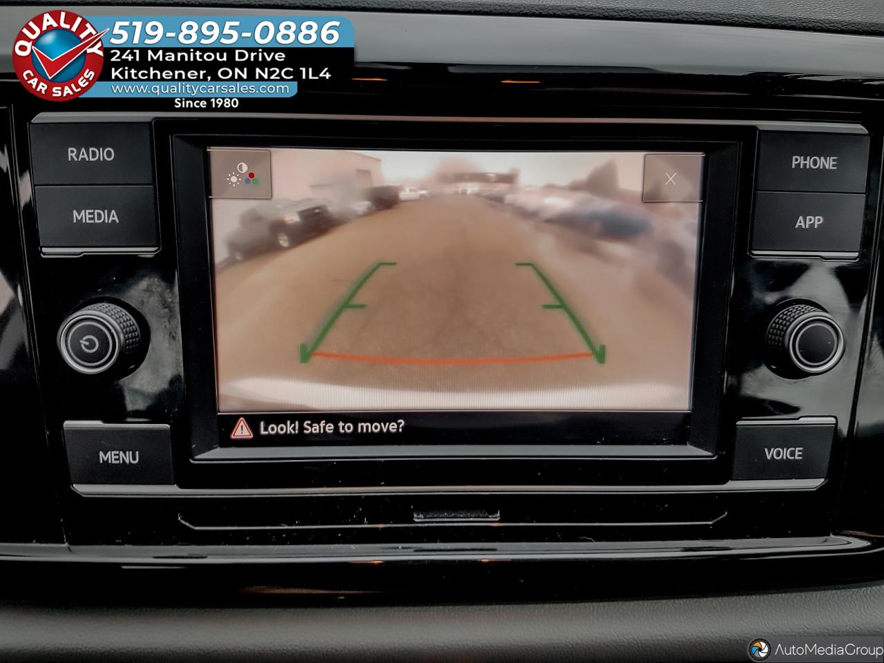 2024 Volkswagen Taos Trendline *HEATED SEATS* Photo