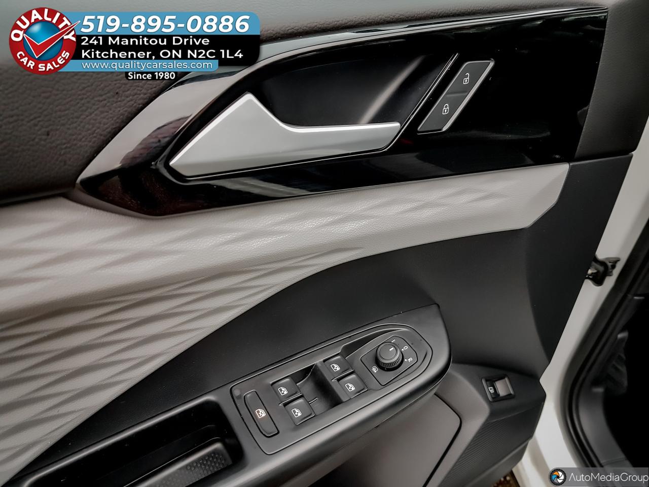 2024 Volkswagen Taos Trendline *HEATED SEATS* Photo