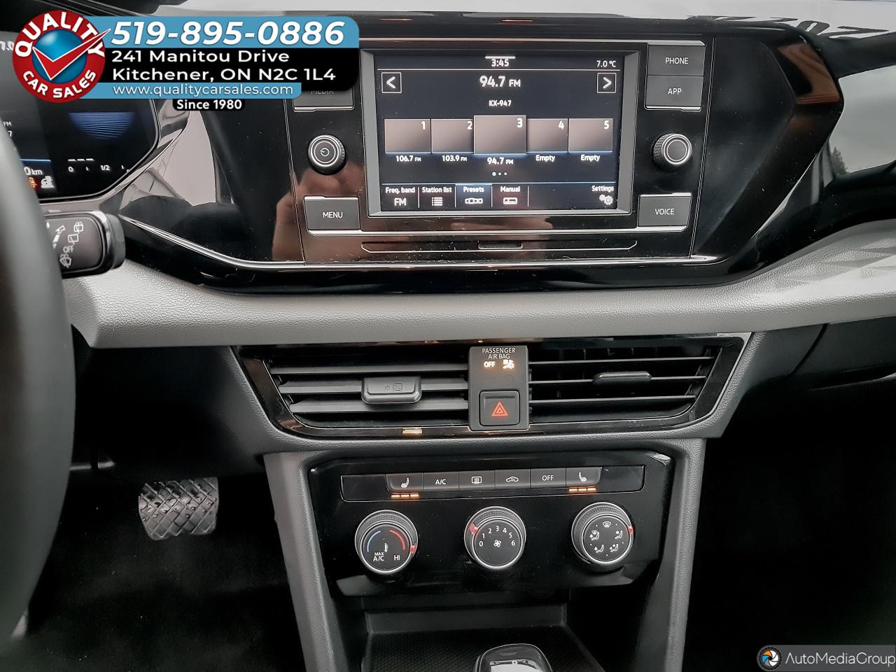 2024 Volkswagen Taos Trendline *HEATED SEATS* Photo