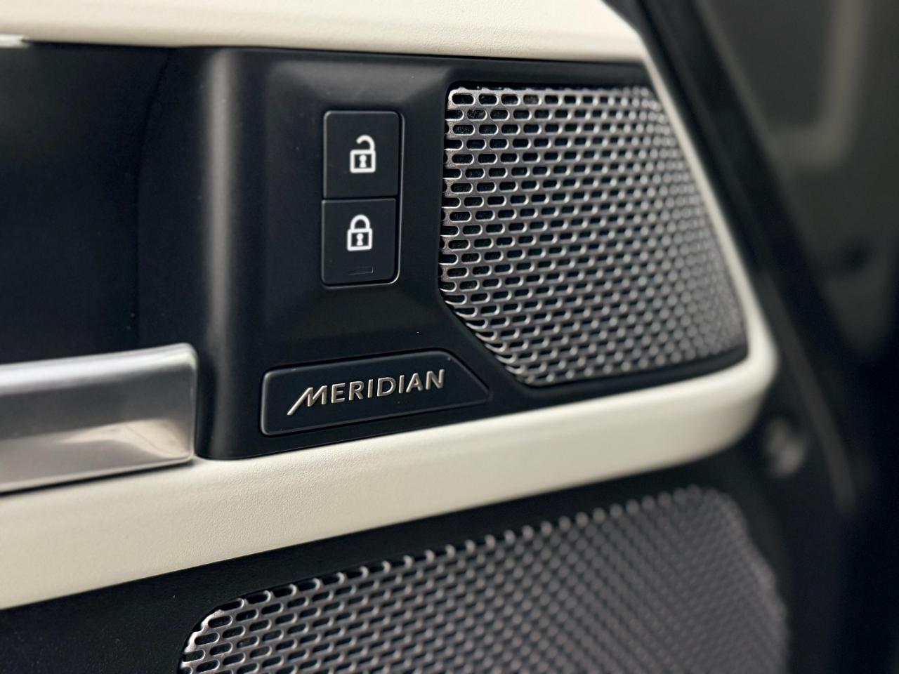 2022 Land Rover Defender 110S|NAV|360CAM|BSM|LANE DEP|MERIDIAN SOUND| Photo