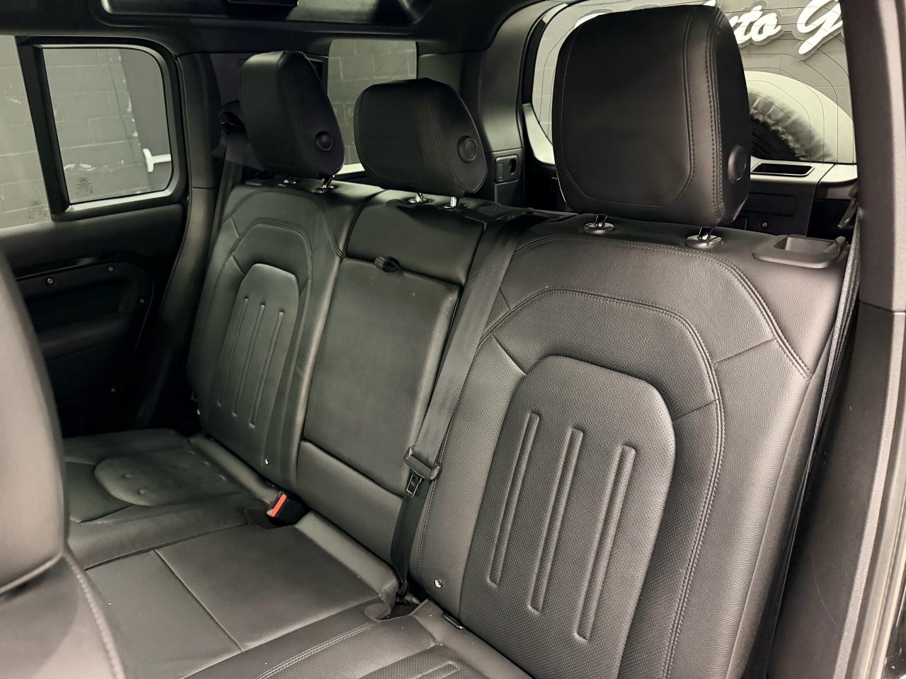 2022 Land Rover Defender 110S|NAV|360CAM|BSM|LANE DEP|MERIDIAN SOUND| Photo