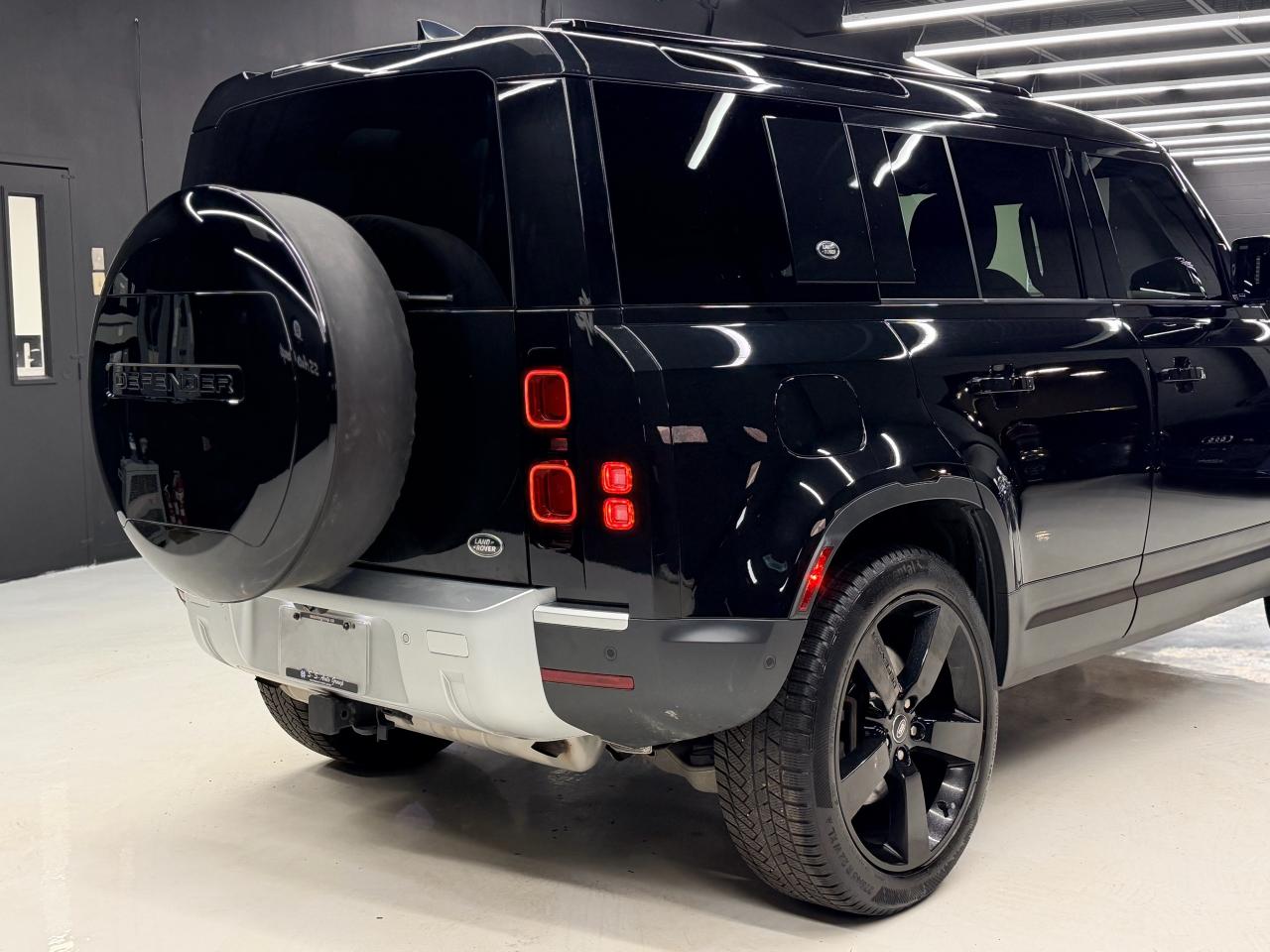 2022 Land Rover Defender 110S|NAV|360CAM|BSM|LANE DEP|MERIDIAN SOUND| Photo