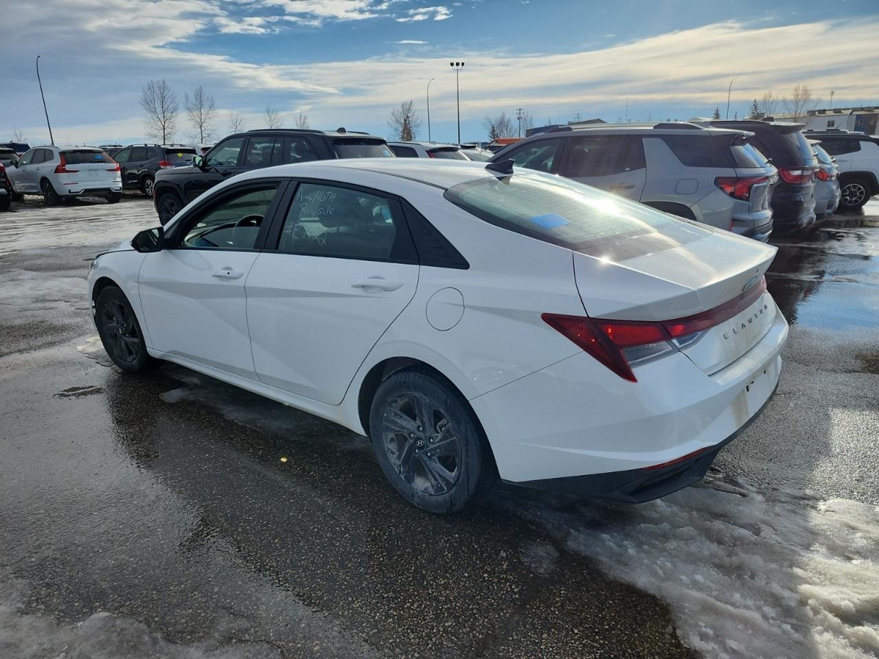 2023 Hyundai Elantra Preferred Photo