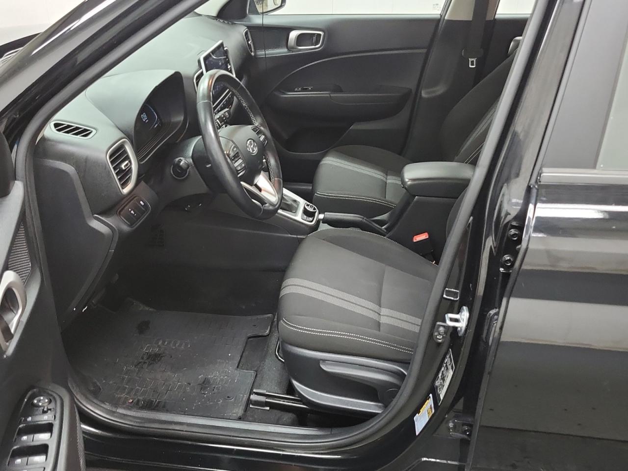 2023 Hyundai Venue PREFERRED Photo