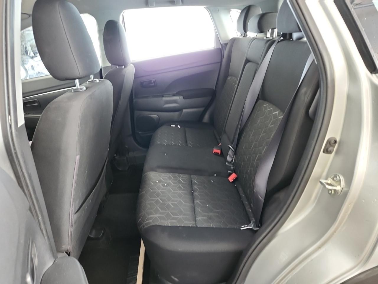 2024 Mitsubishi RVR ES Photo