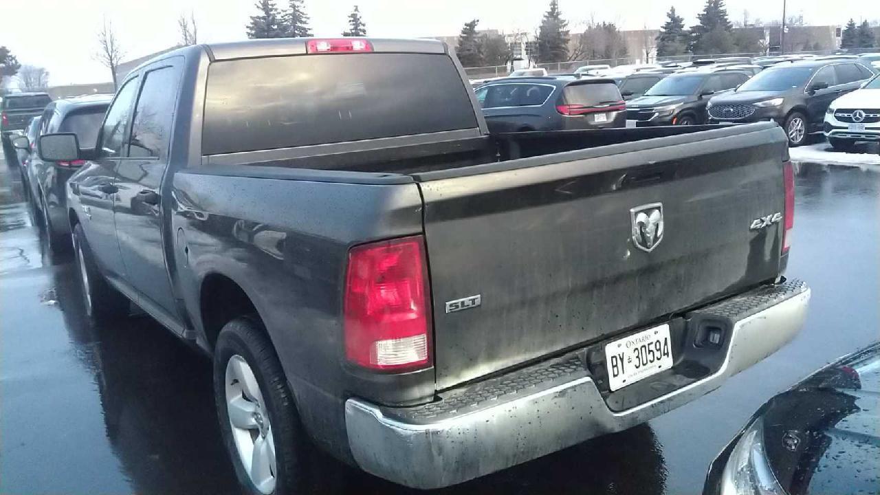 2023 RAM 1500 Classic SLT Photo4