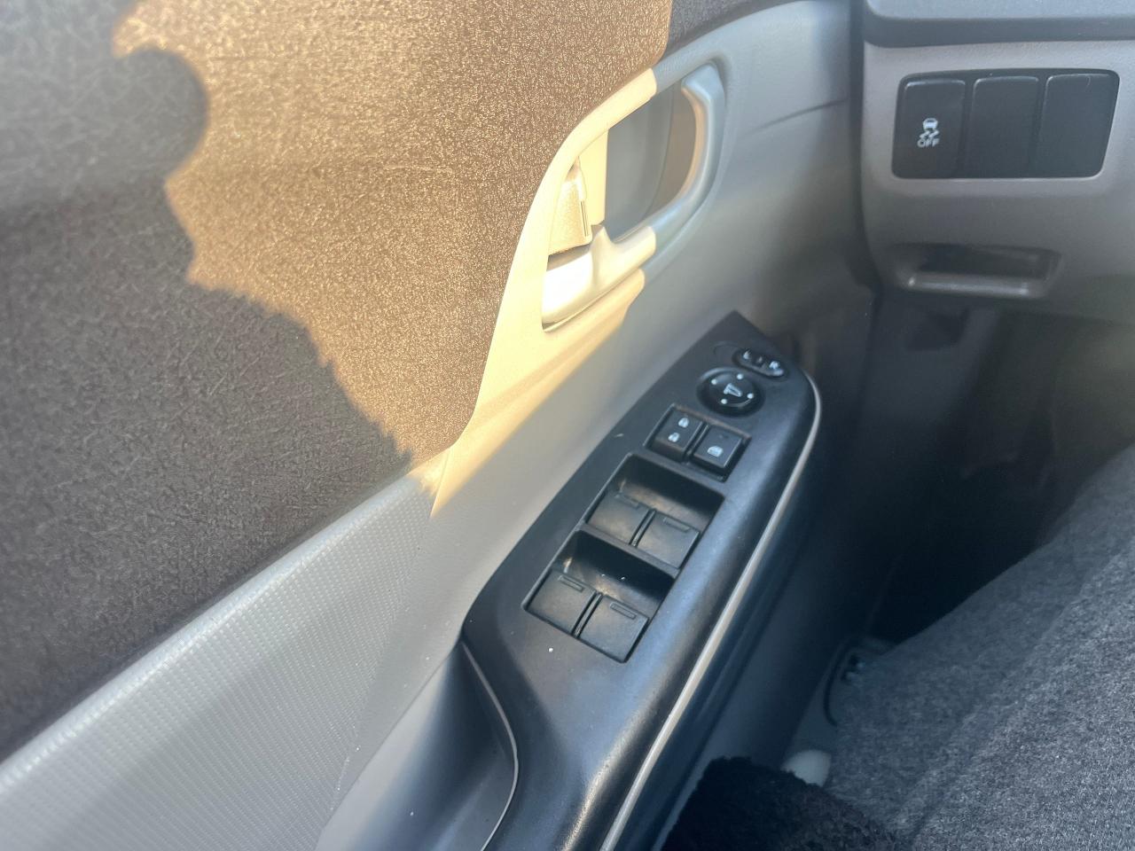 2012 Honda Civic 4dr Auto LX Photo