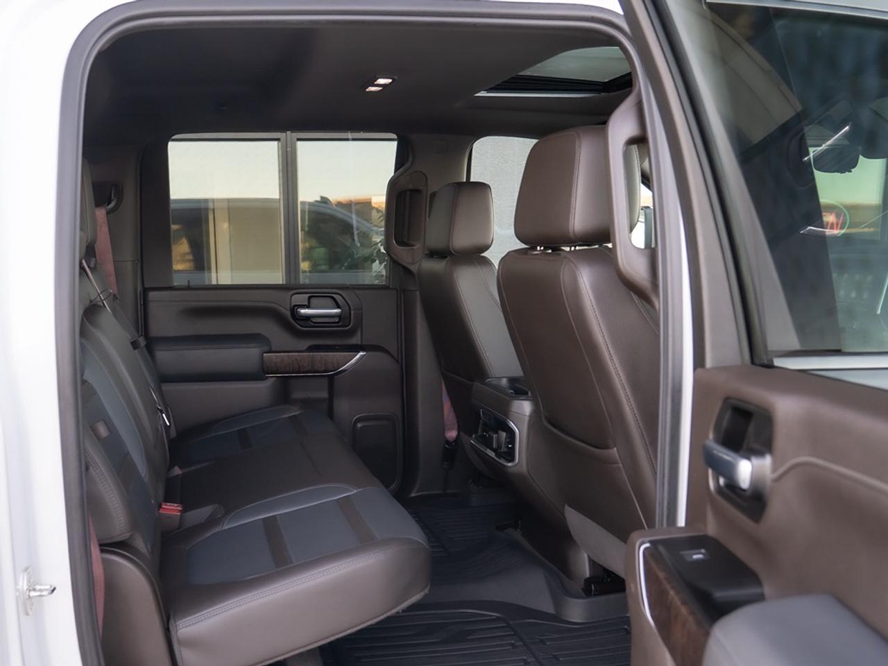 2020 GMC Sierra 3500 Denali Dually Photo19