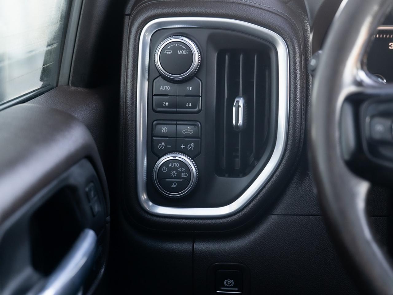 2020 GMC Sierra 3500 Denali Dually Photo35