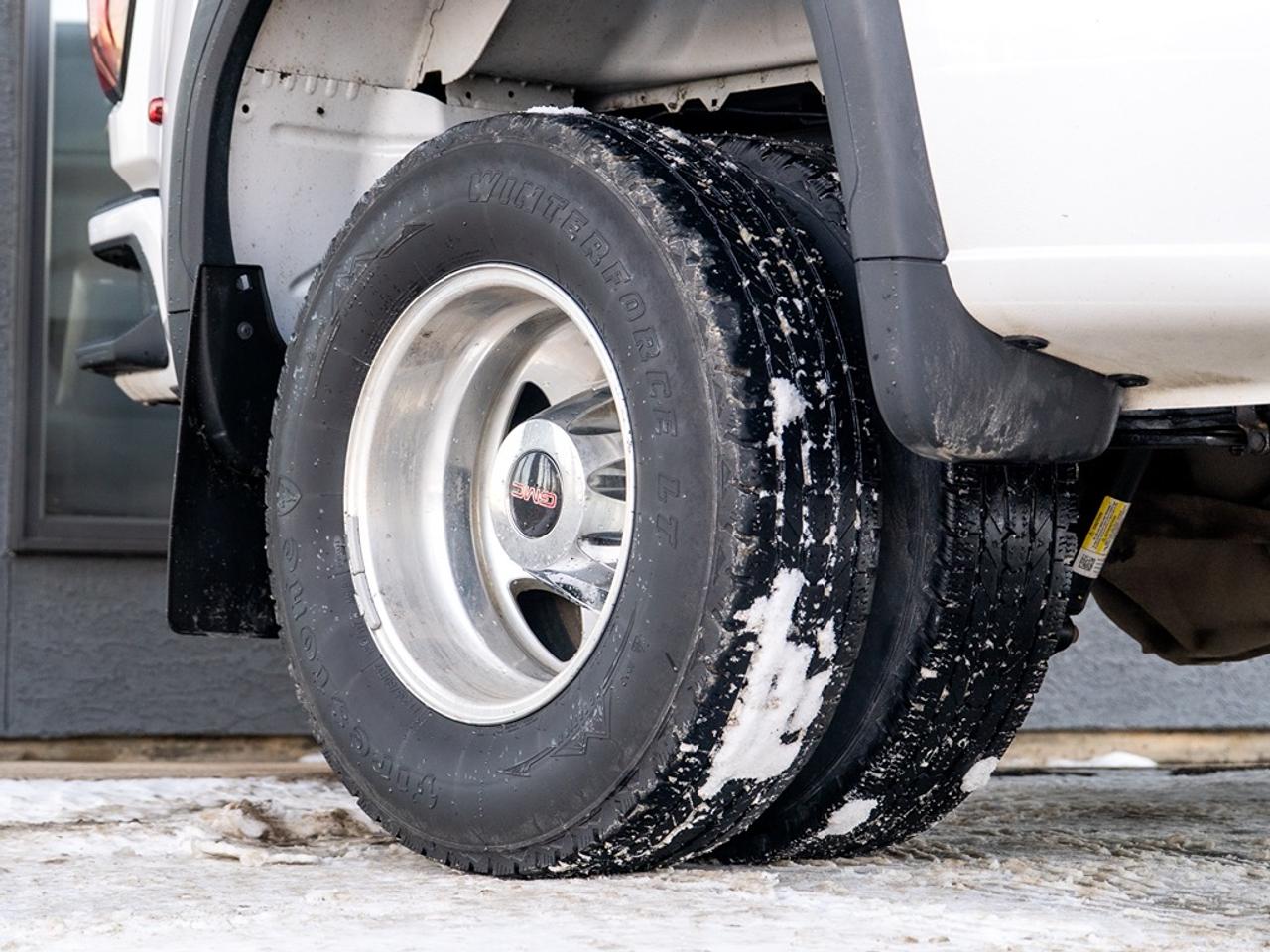 2020 GMC Sierra 3500 Denali Dually Photo25