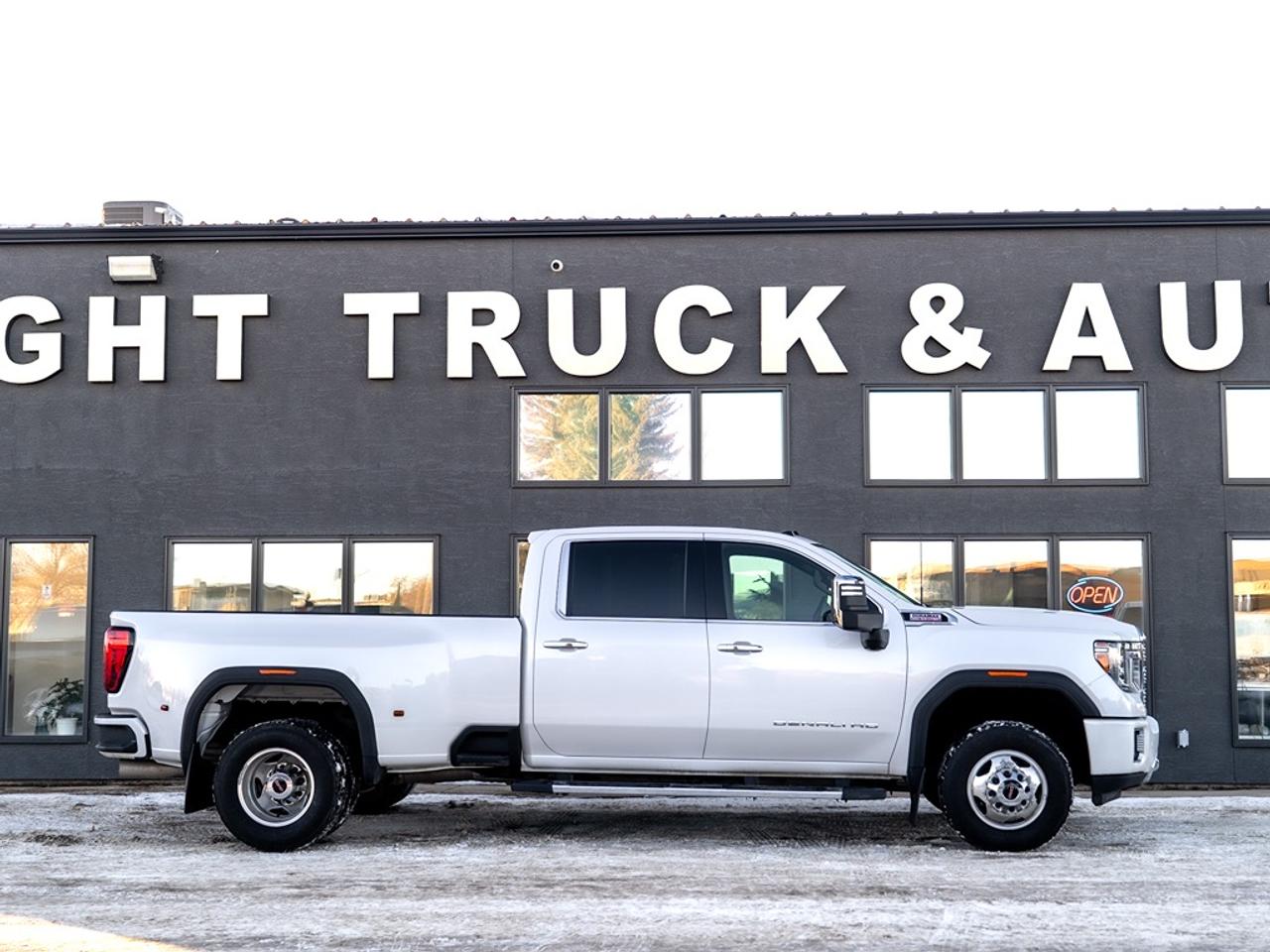 2020 GMC Sierra 3500 Denali Dually Photo26