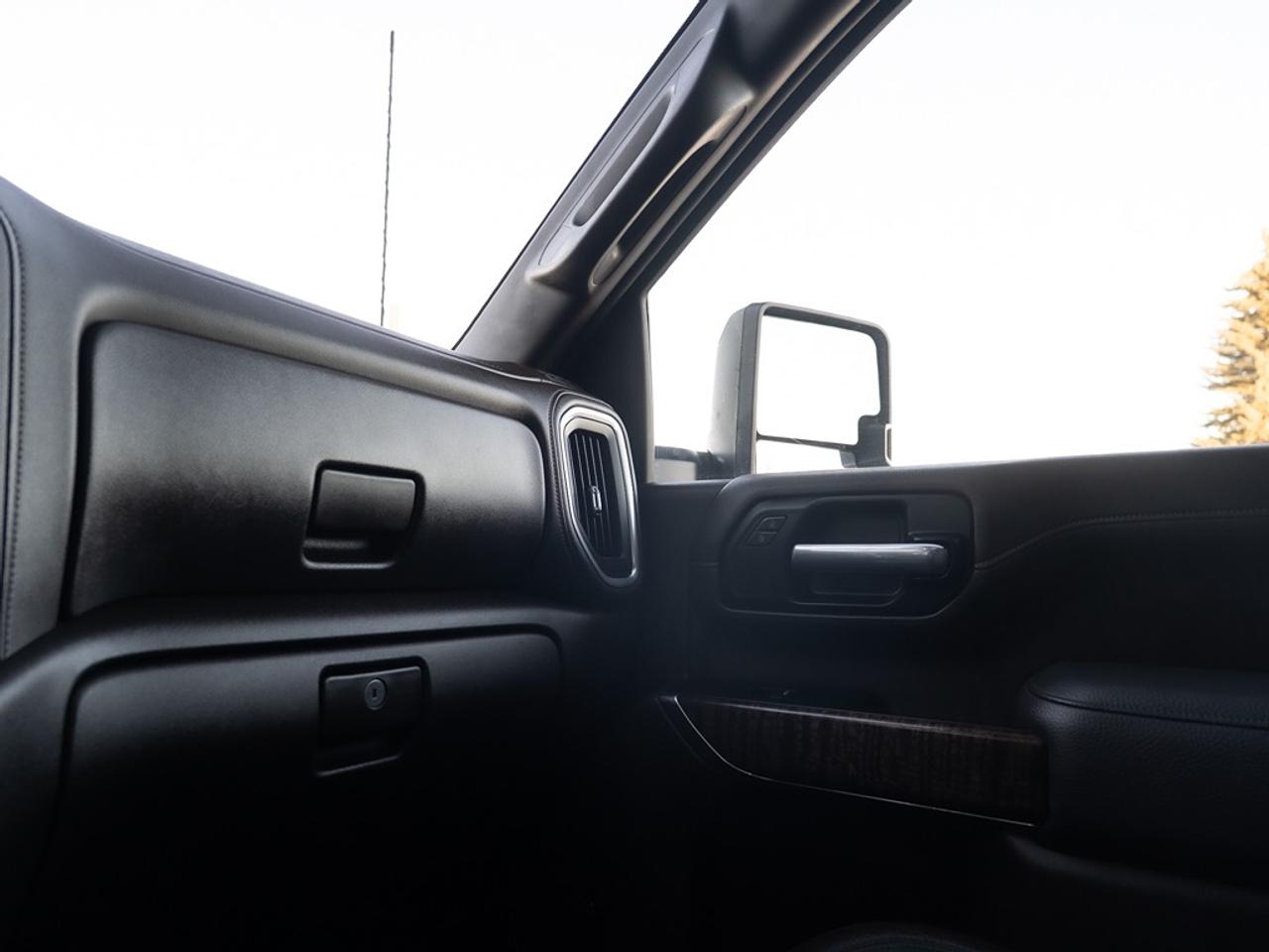 2020 GMC Sierra 3500 Denali Dually Photo11