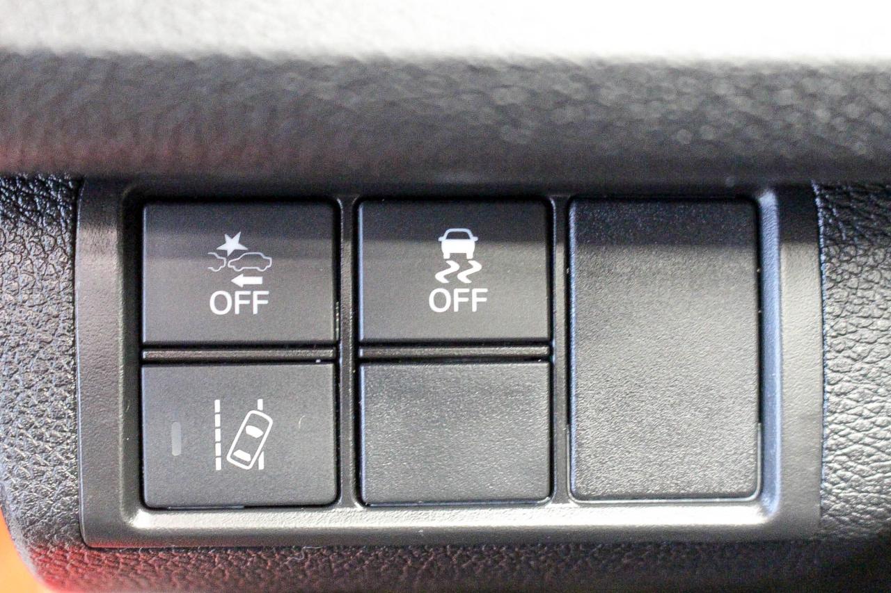 2019 Honda Civic EX HEATED FRONT SEATS - CLOTH UPHOLSTERY - REARVIEW CAMERA Photo