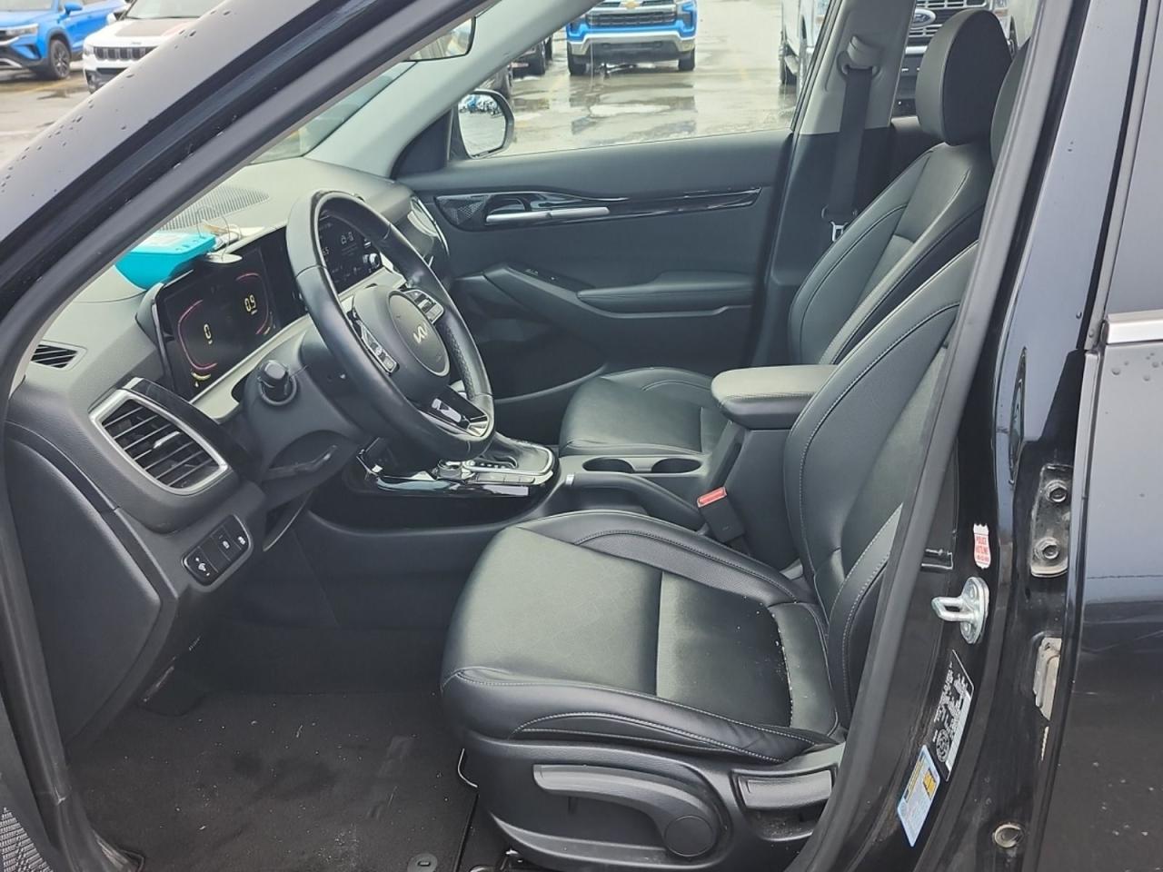 2024 Kia Seltos EX Photo3