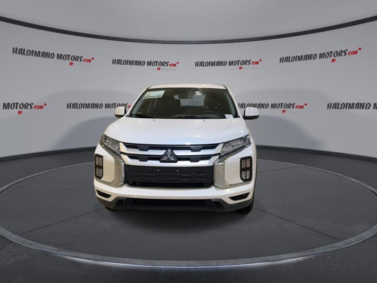 2020 Mitsubishi RVR ES FWD Photo2