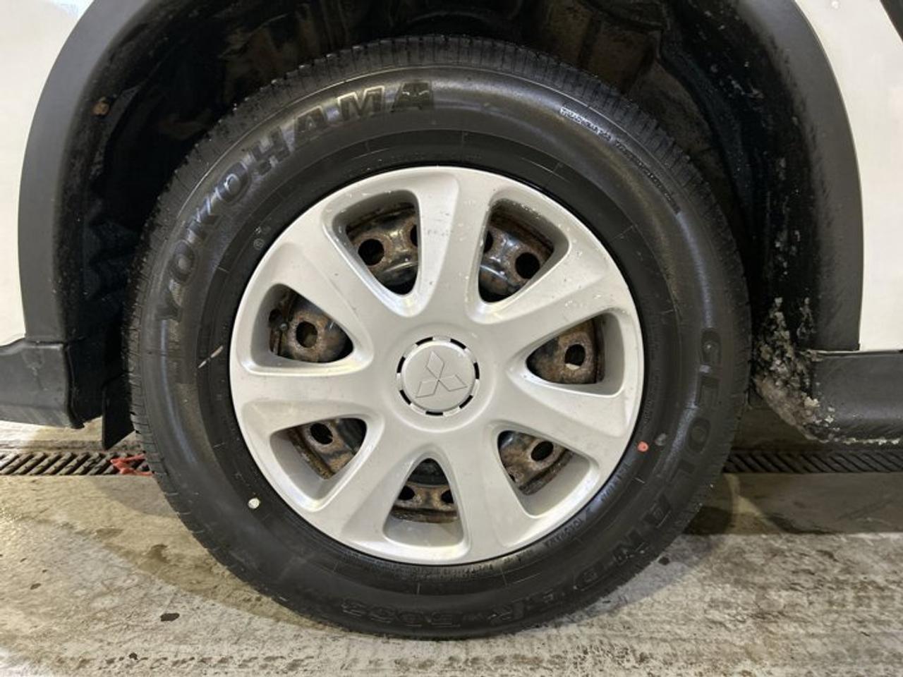 2020 Mitsubishi RVR ES FWD Photo