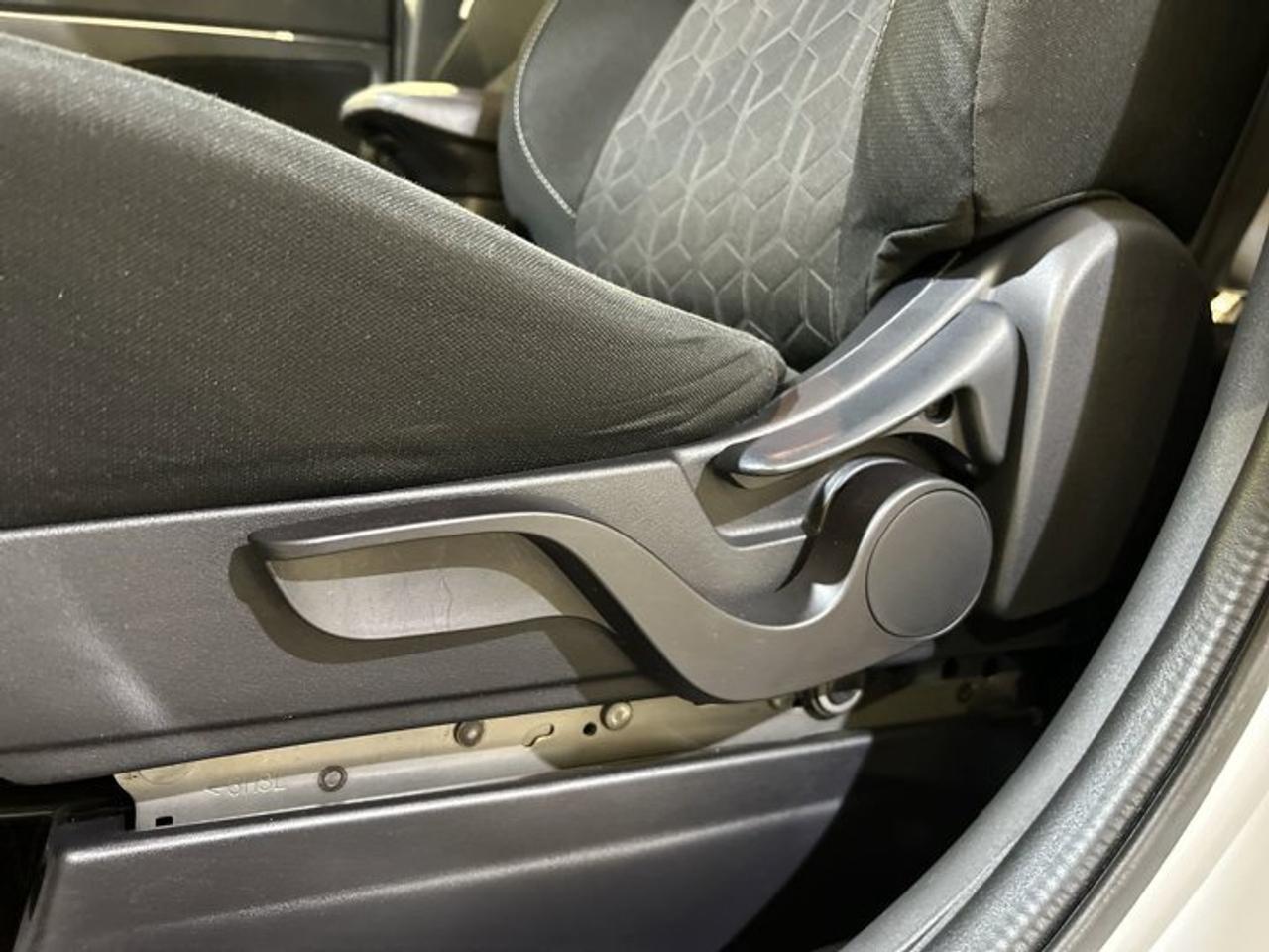 2020 Mitsubishi RVR ES FWD Photo