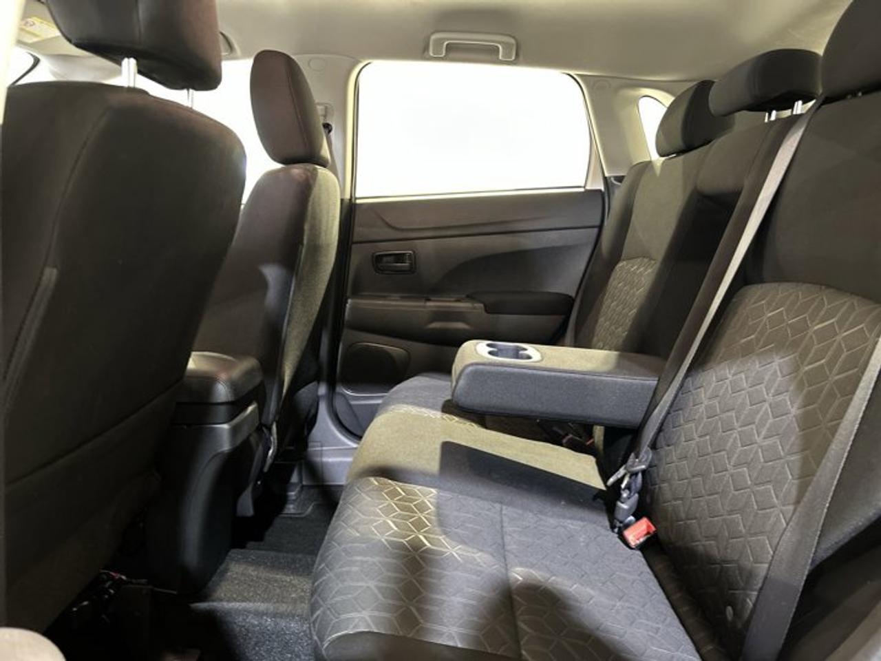 2020 Mitsubishi RVR ES FWD Photo