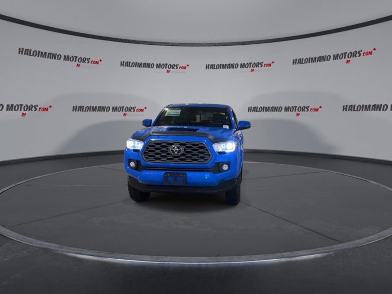 2021 Toyota Tacoma SR5 TRD SPORT 4X4 Double Cab 6ft Box | Leather Photo