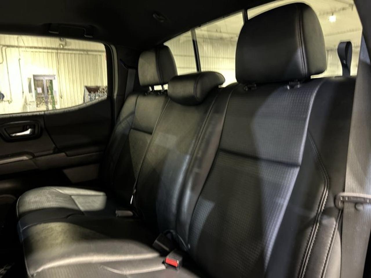 2021 Toyota Tacoma SR5 TRD SPORT 4X4 Double Cab 6ft Box | Leather Photo