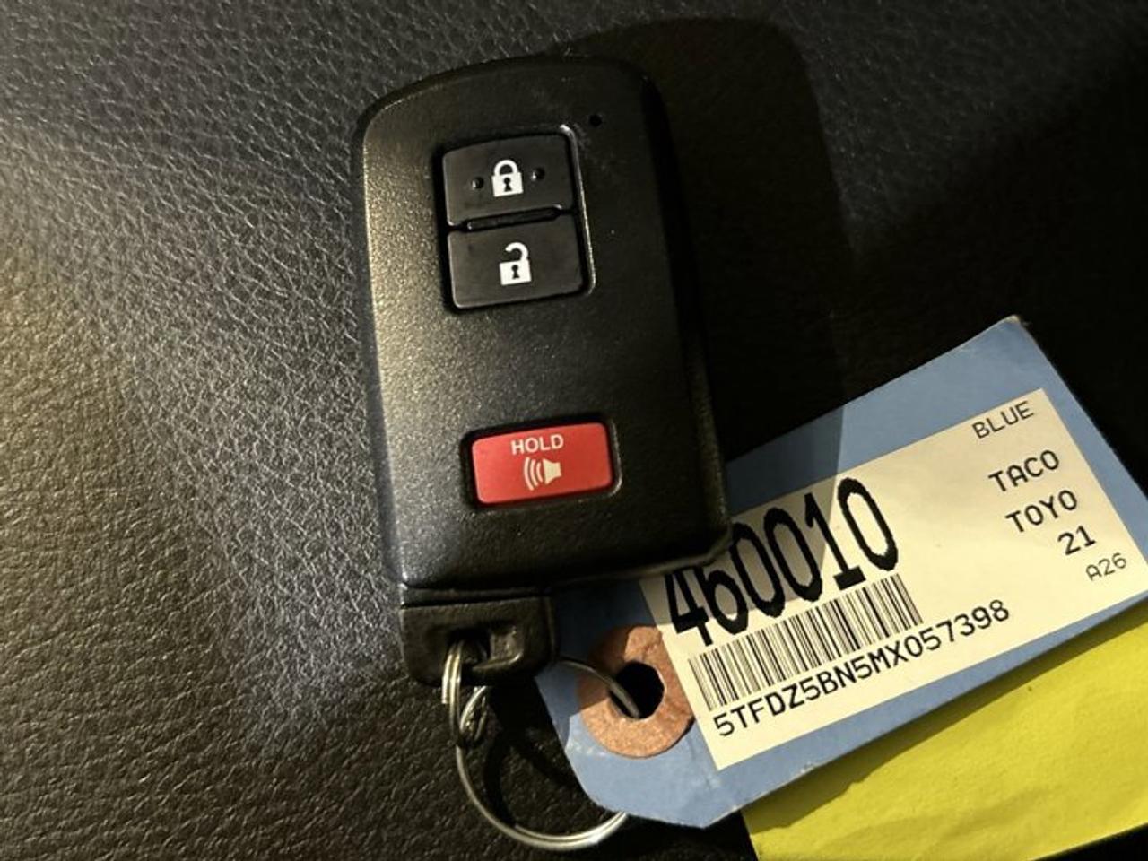 2021 Toyota Tacoma SR5 TRD SPORT 4X4 Double Cab 6ft Box | Leather Photo