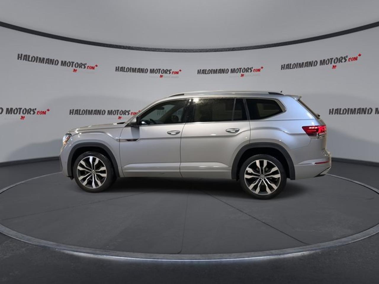 2021 Volkswagen Atlas Execline 4MOTION | One owner | Accident free Photo4