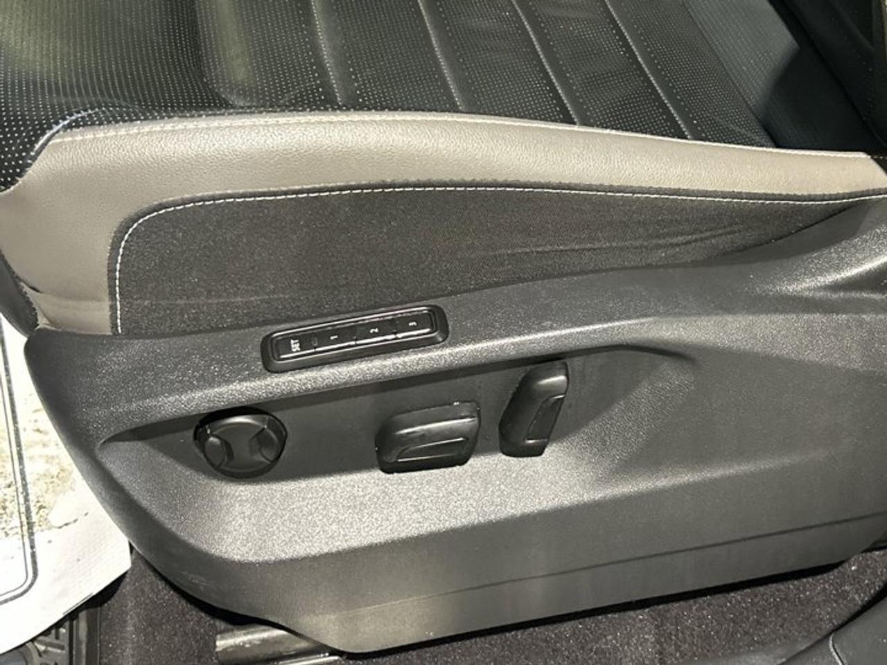 2021 Volkswagen Atlas Execline 4MOTION | One owner | Accident free Photo