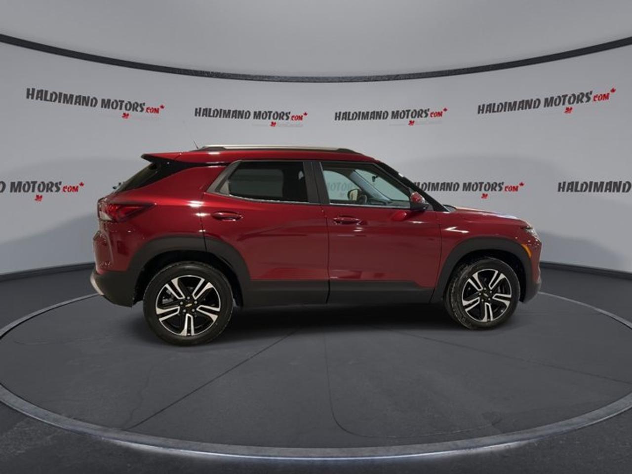 2025 Chevrolet TrailBlazer LT AWD | One owner | No accidents Photo