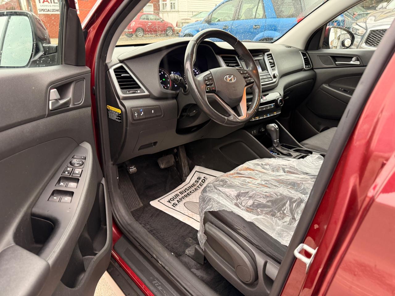 2017 Hyundai Tucson AWD 4DR 2.0L PREMIUM Photo