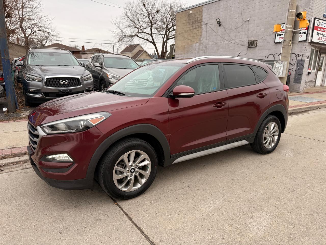 2017 Hyundai Tucson AWD 4DR 2.0L PREMIUM Photo2