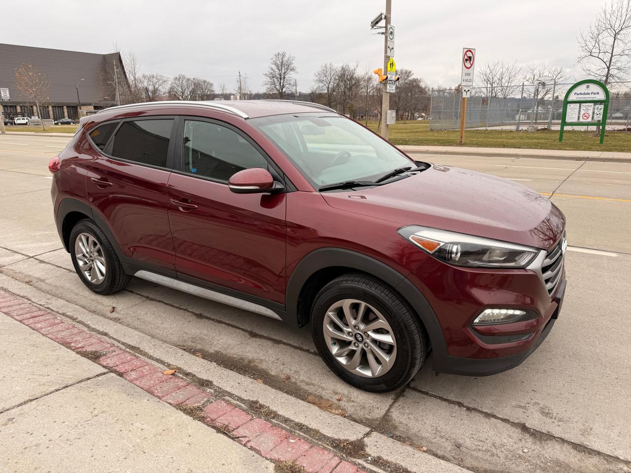 2017 Hyundai Tucson AWD 4DR 2.0L PREMIUM Photo