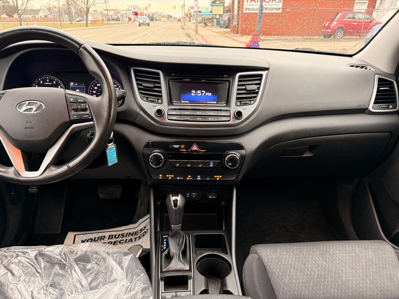 2017 Hyundai Tucson AWD 4DR 2.0L PREMIUM Photo