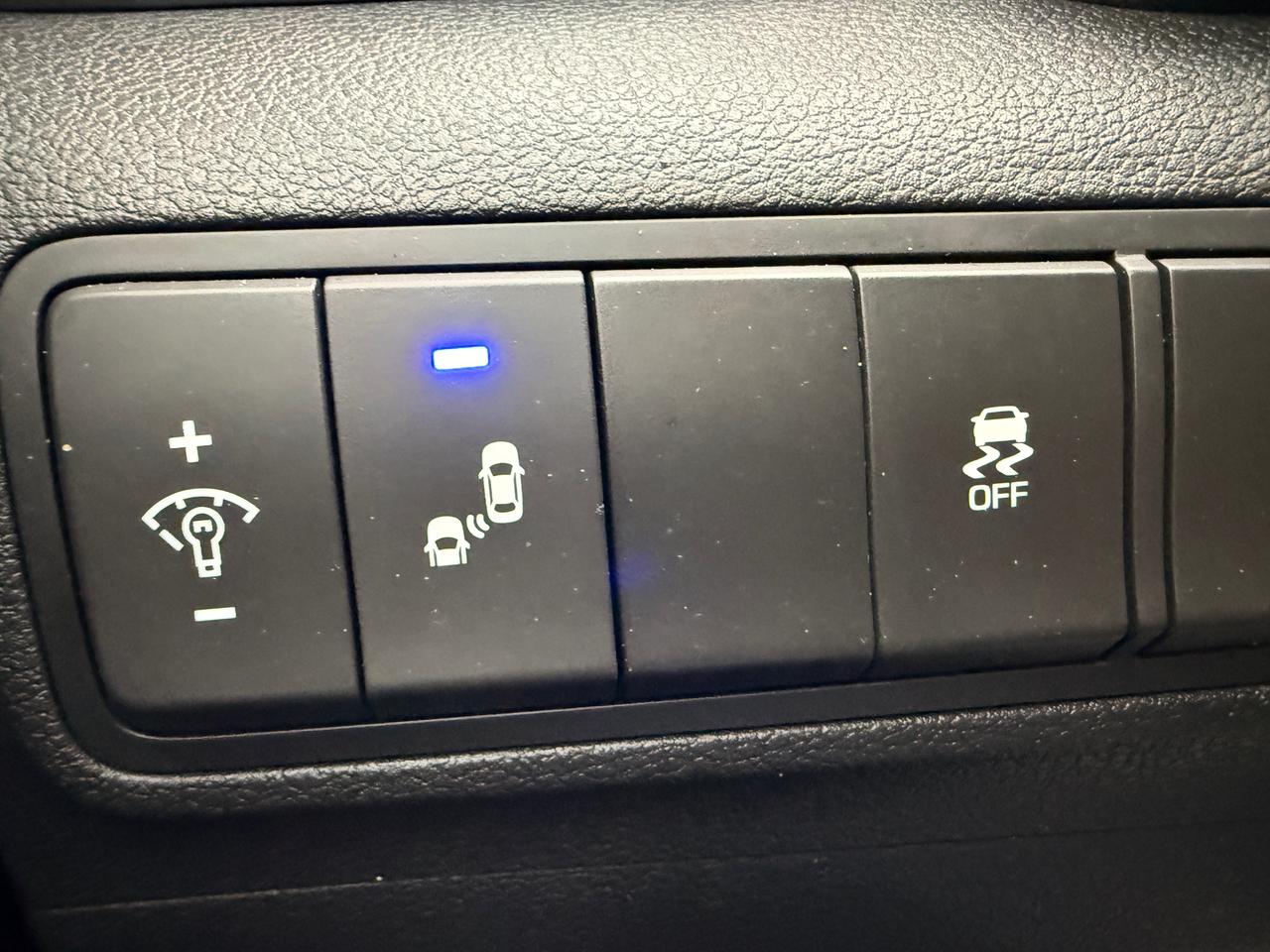 2017 Hyundai Tucson AWD 4DR 2.0L PREMIUM Photo