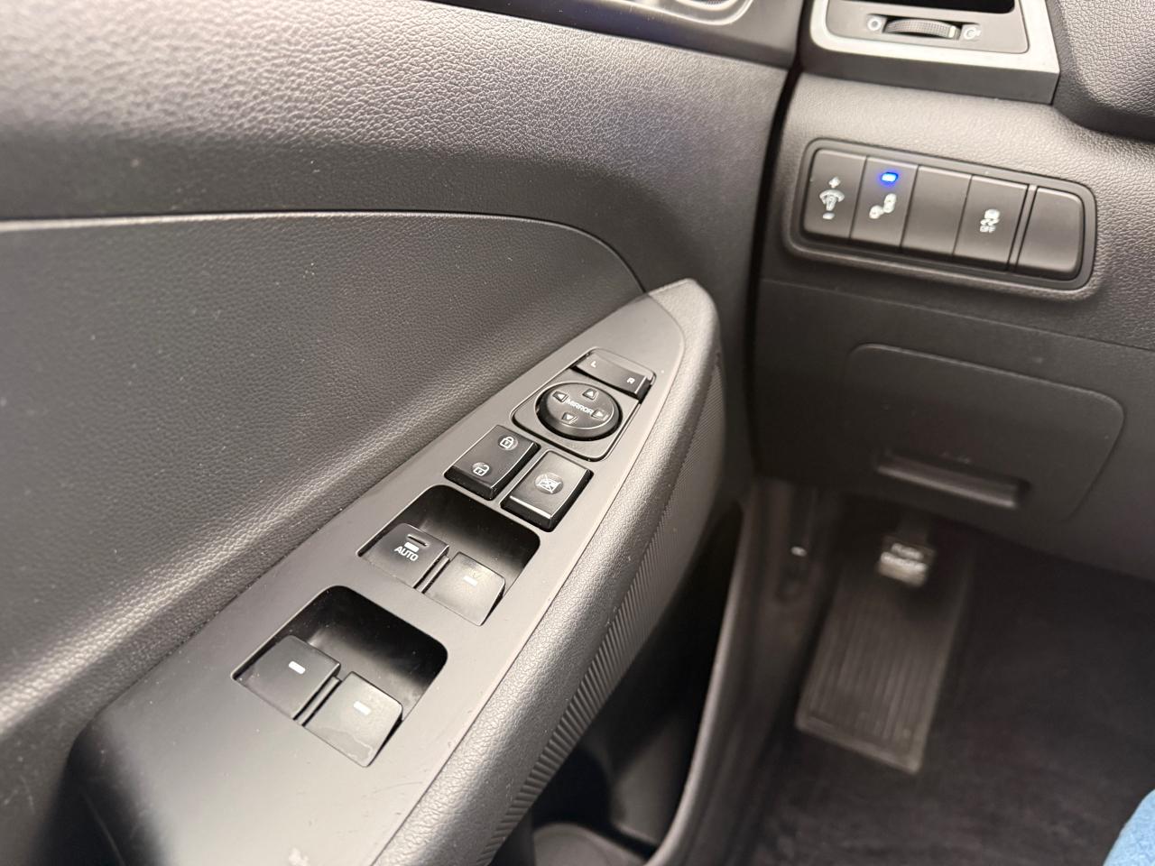 2017 Hyundai Tucson AWD 4DR 2.0L PREMIUM Photo