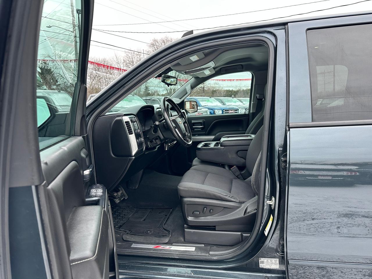 2018 Chevrolet Silverado 1500 LT 4x4 CrewCab 5.3L Heated Cloth 6Pass XM CarPlay Photo