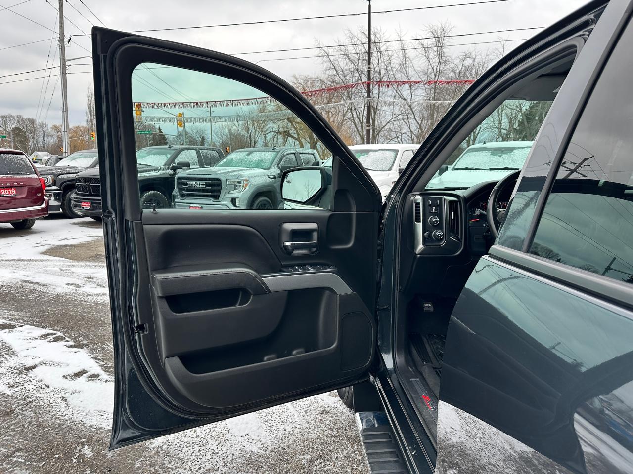 2018 Chevrolet Silverado 1500 LT 4x4 CrewCab 5.3L Heated Cloth 6Pass XM CarPlay Photo