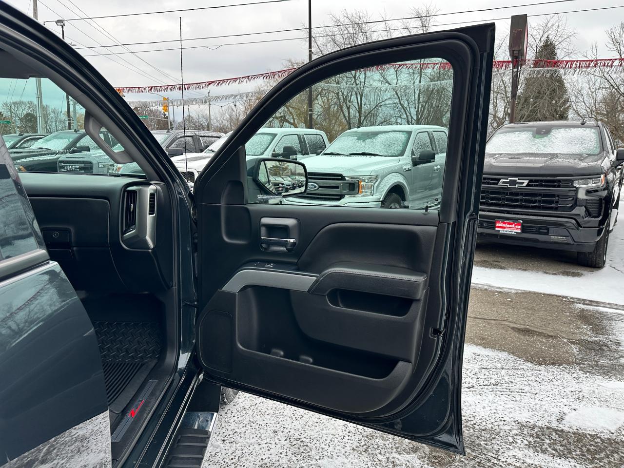 2018 Chevrolet Silverado 1500 LT 4x4 CrewCab 5.3L Heated Cloth 6Pass XM CarPlay Photo