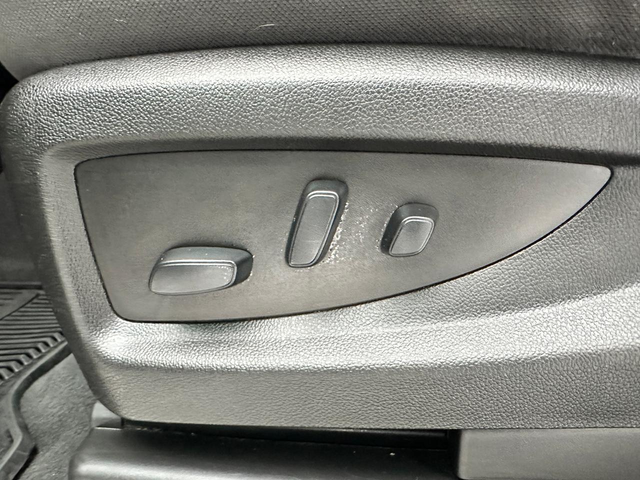 2018 Chevrolet Silverado 1500 LT 4x4 CrewCab 5.3L Heated Cloth 6Pass XM CarPlay Photo