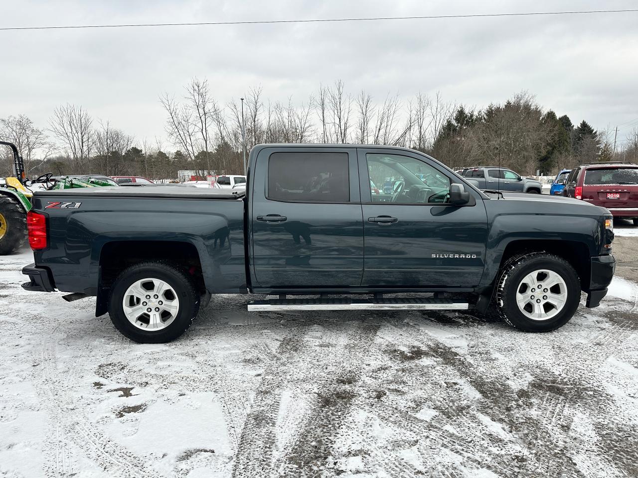 2018 Chevrolet Silverado 1500 LT 4x4 CrewCab 5.3L Heated Cloth 6Pass XM CarPlay Photo4