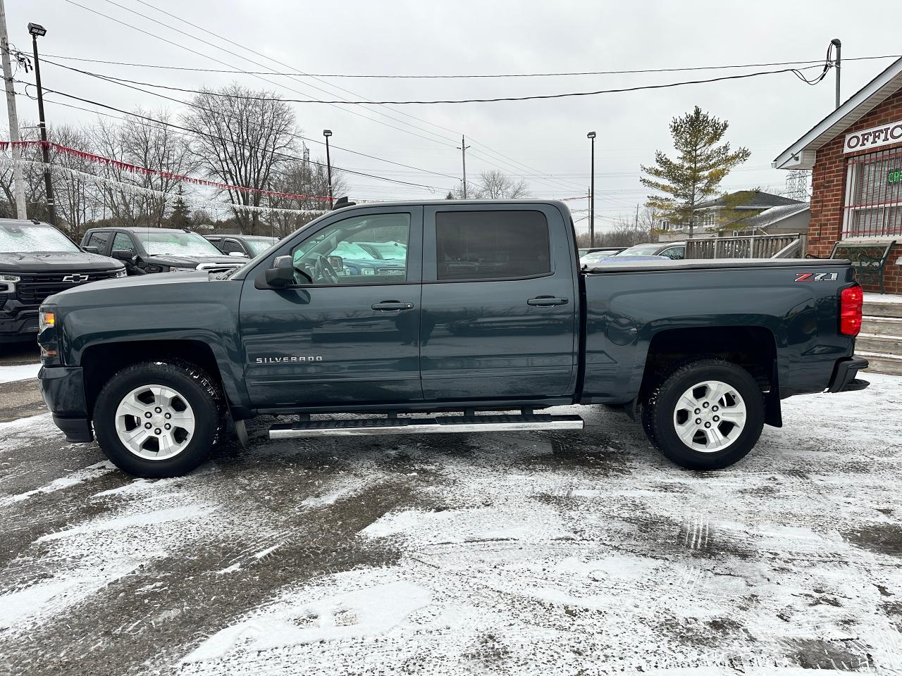 2018 Chevrolet Silverado 1500 LT 4x4 CrewCab 5.3L Heated Cloth 6Pass XM CarPlay Photo2