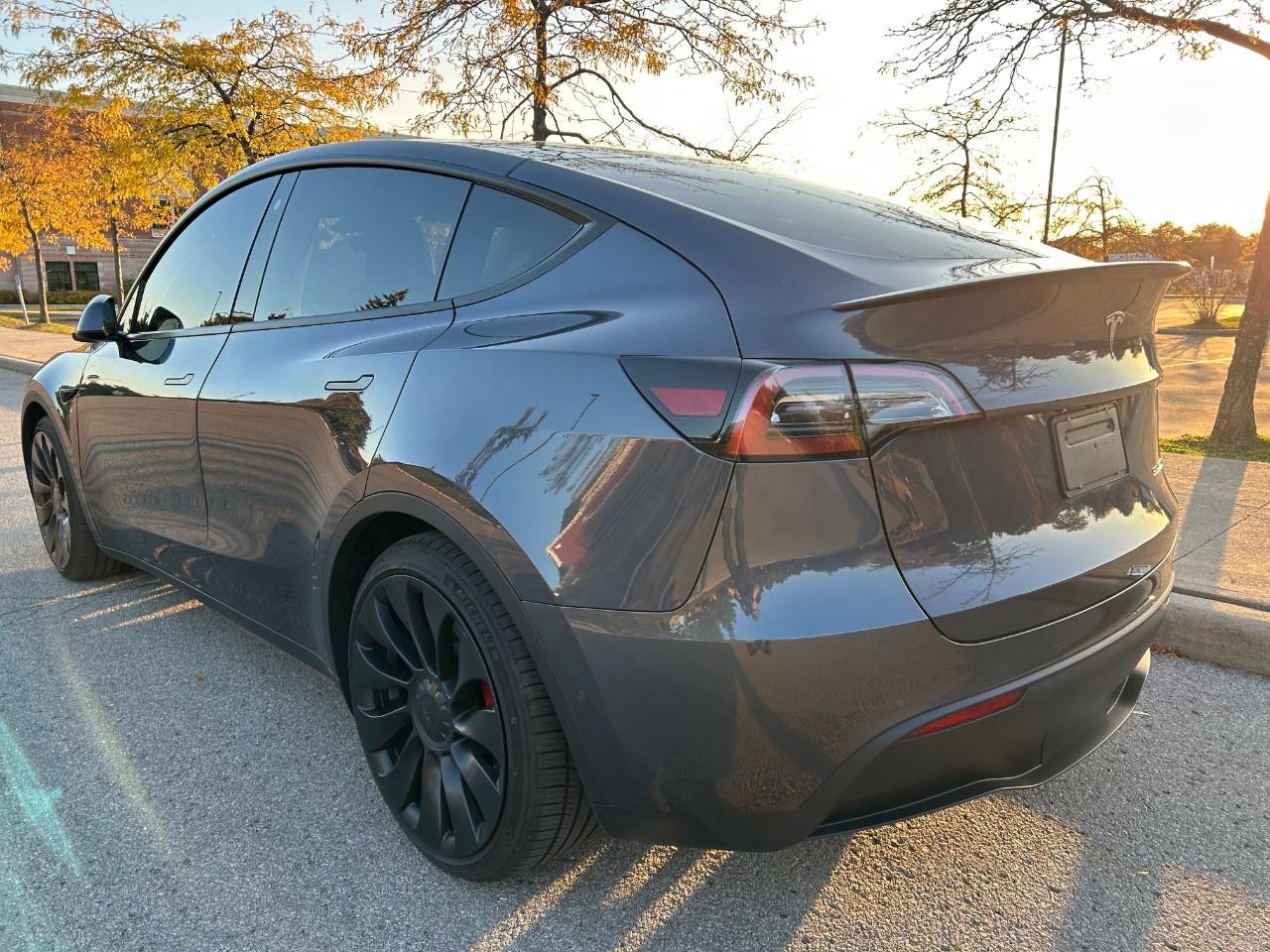 2022 Tesla Model Y Performance AWD Photo2