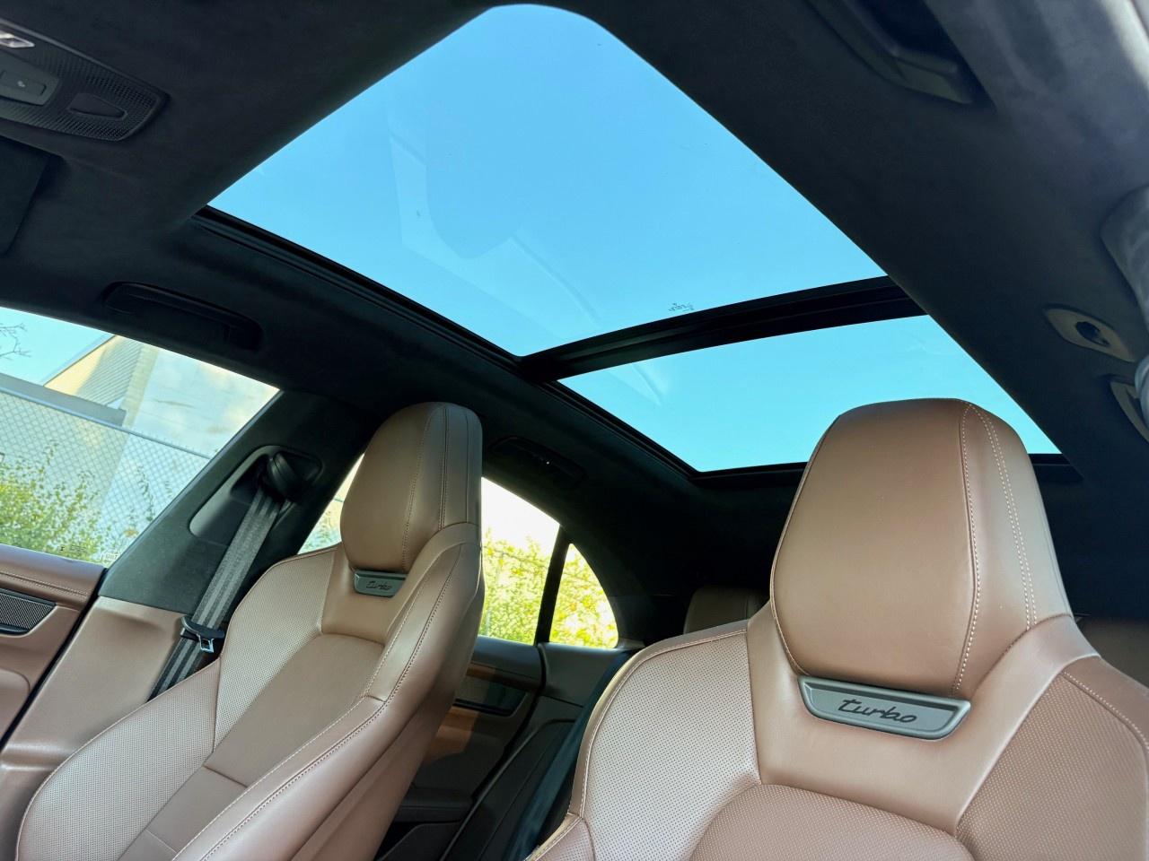 2024 Porsche Macan Electric Turbo AWD Photo