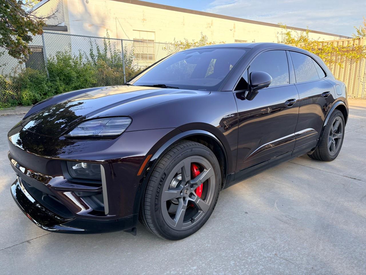2024 Porsche Macan Electric Turbo AWD Photo0